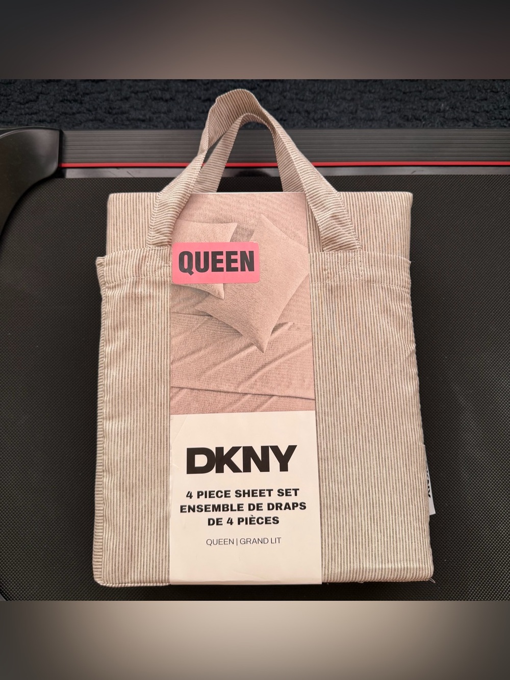 Brand New DKNY 4 Piece Sheet Set Queen Size
